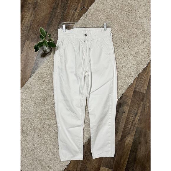 American Eagle Size 2 X-Short White Pleated High Rise Mom Jeans - Picture 1 of 7